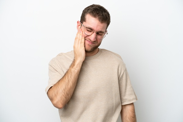 Broken Tooth Emergency Guide: What To Do Now And How Dentists Repair It