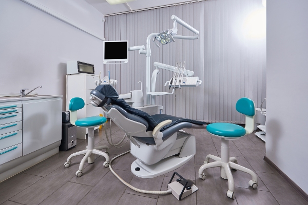 What to Do When You Are Waiting for Emergency Dentistry from Martin Dentistry in Stockton, CA